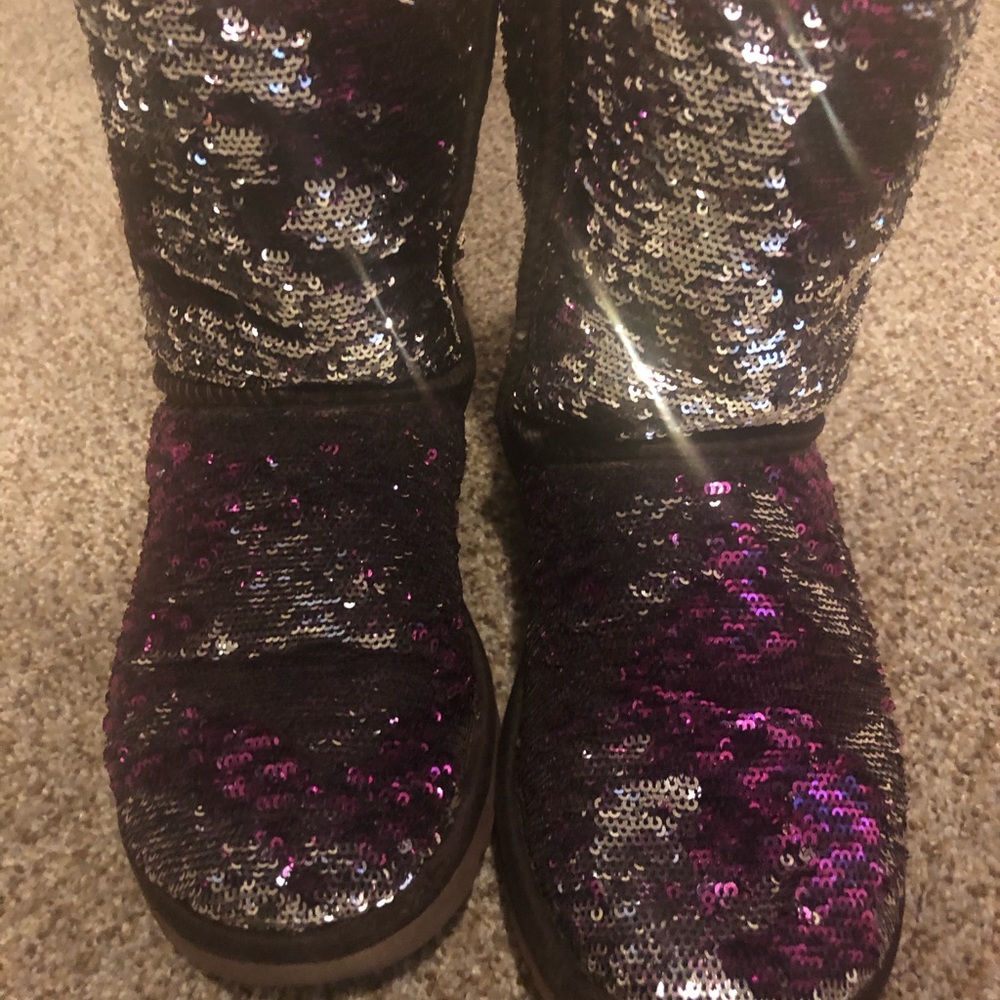 UGG short sparkle boots